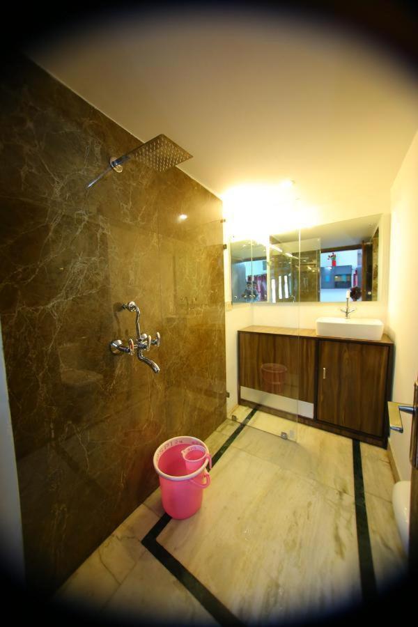 Osakataj Hotel Агра Екстериор снимка