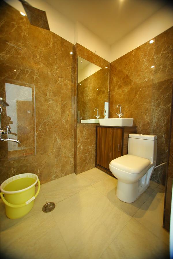 Osakataj Hotel Агра Екстериор снимка