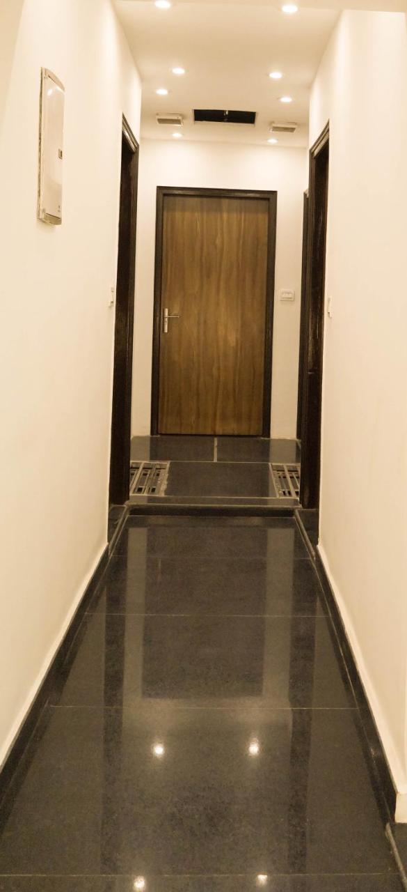 Osakataj Hotel Агра Екстериор снимка
