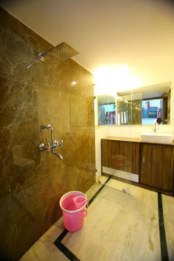 Osakataj Hotel Агра Екстериор снимка