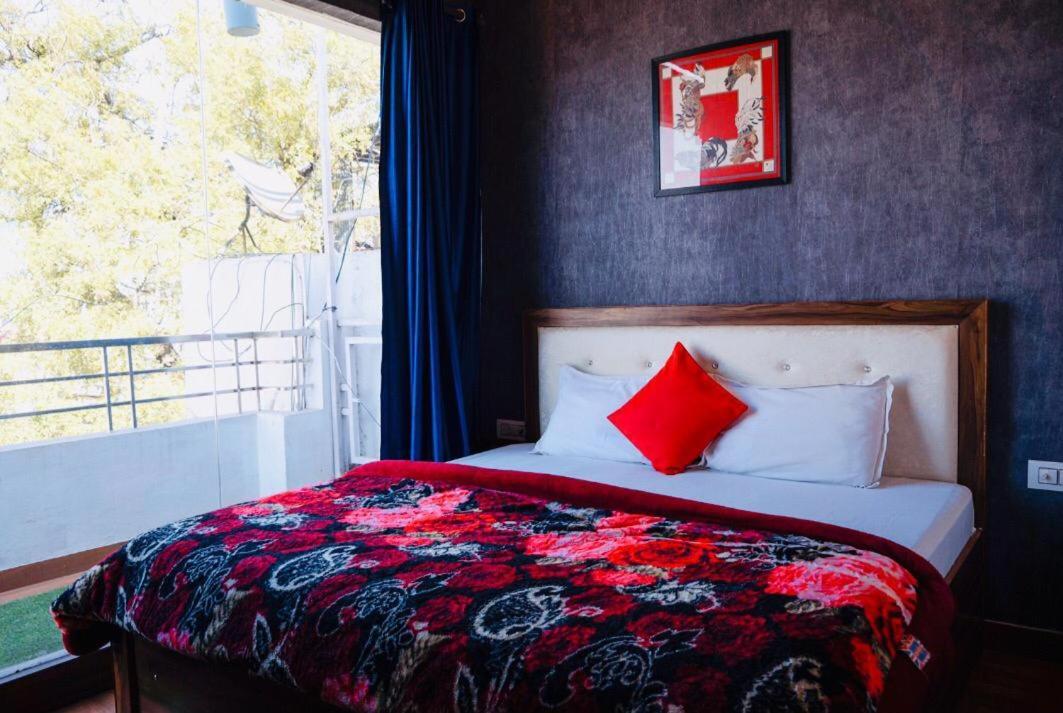 Osakataj Hotel Агра Екстериор снимка